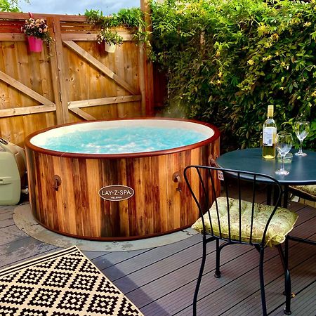 Elkstone Studio Private Hottub Pet Friendly Malvern Екстериор снимка