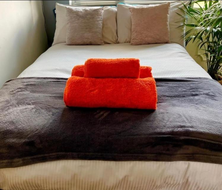 Elkstone Studio Private Hottub Pet Friendly Malvern Екстериор снимка