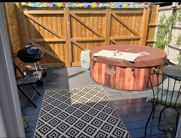 Elkstone Studio Private Hottub Pet Friendly Malvern Екстериор снимка